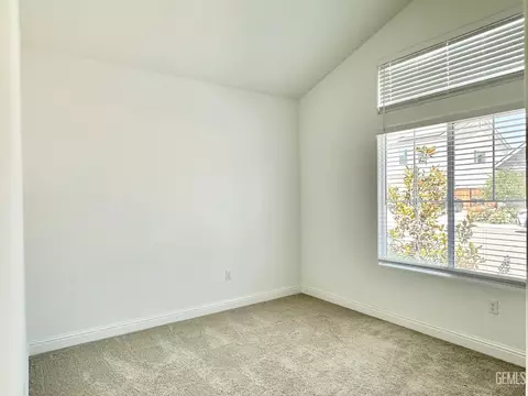 Bedroom - 9009 Cloud Crest Way, Shafter, CA 93263 photo 1 of 2