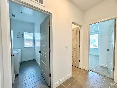 Entry Way - 9009 Cloud Crest Way, Shafter, CA 93263 photo 2 of 3
