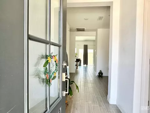 Entry Way - 9009 Cloud Crest Way, Shafter, CA 93263 photo 1 of 3
