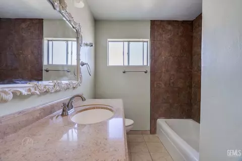 728 D St, Taft, CA 93268 photo 10