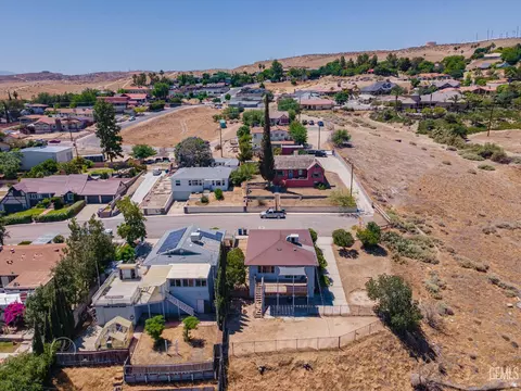 728 D St, Taft, CA 93268 photo 32