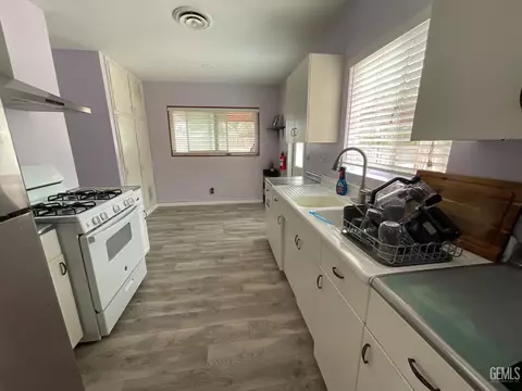 3914 Apache Ave, Bakersfield, CA 93309 photo 4
