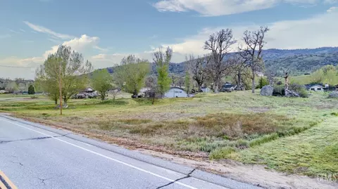 29021 N Lower Valley Rd, Tehachapi, CA 93561 photo 2