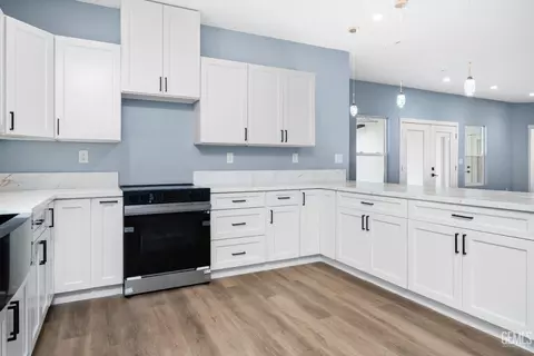 Kitchen - 19974 Avenue 260, Exeter, CA 93221 photo 3 of 4
