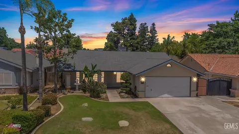 504 Sarabande Ave, Bakersfield, CA 93308