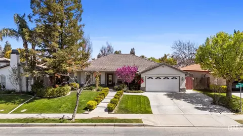 3110 Waterloo Pl, Bakersfield, CA 93311