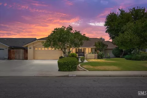 9408 Wandering Oak Dr, Bakersfield, CA 93311