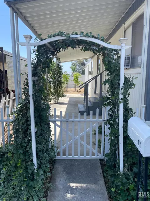 2500 Jewetta Ave #17, Bakersfield, CA 93312