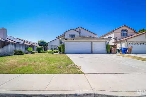 9705 Gold Dust Dr, Bakersfield, CA 93311