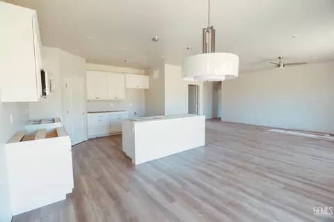 21601 Ginger Ct, Tehachapi, CA 93561 photo 2