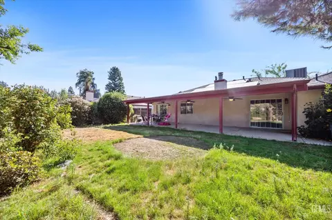 Exterior - 4008 Abbott Dr, Bakersfield, CA 93312 photo 4 of 5