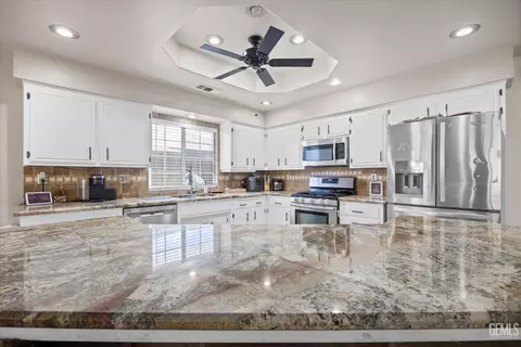 Kitchen - 4008 Abbott Dr, Bakersfield, CA 93312 photo 3 of 3
