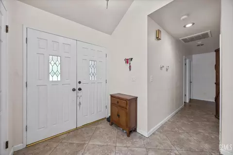 Entry Way - 4008 Abbott Dr, Bakersfield, CA 93312 photo 2 of 2