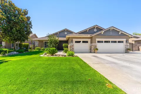 10707 Fisichella Ln, Bakersfield, CA 93314