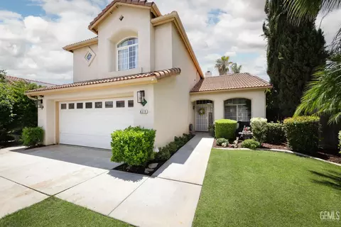 8315 Persimmon Dr, Bakersfield, CA 93311