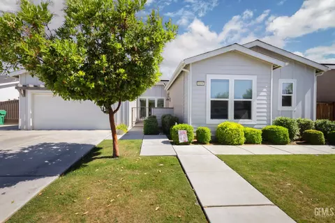 9108 Manor Forest Ln, Shafter, CA 93263 photo 2