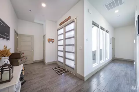 9108 Manor Forest Ln, Shafter, CA 93263 photo 13
