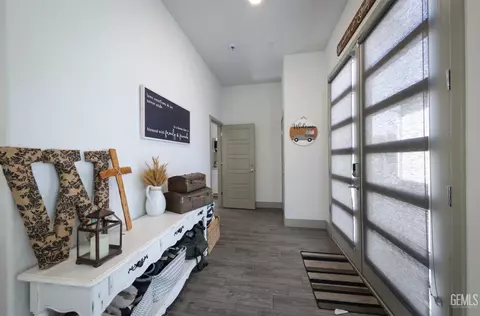 9108 Manor Forest Ln, Shafter, CA 93263 photo 6