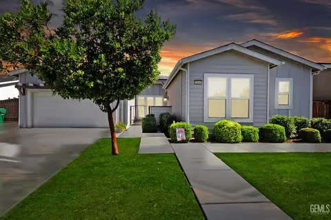 9108 Manor Forest Ln, Shafter, CA 93263 photo 1