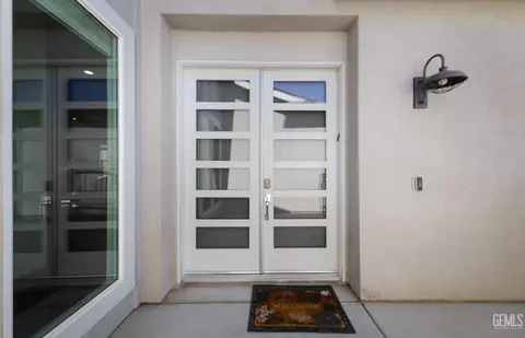 9108 Manor Forest Ln, Shafter, CA 93263 photo 5