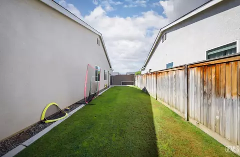 9108 Manor Forest Ln, Shafter, CA 93263 photo 37