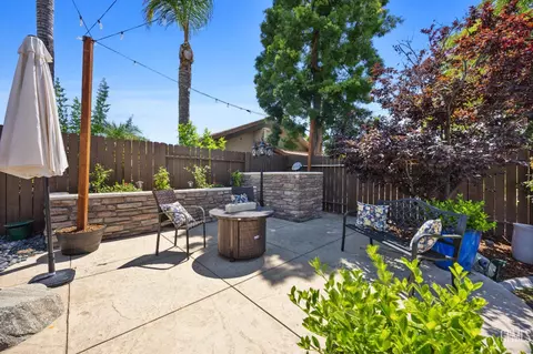 Exterior - 13521 Cedar Creek Ave, Bakersfield, CA 93311 photo 8 of 12