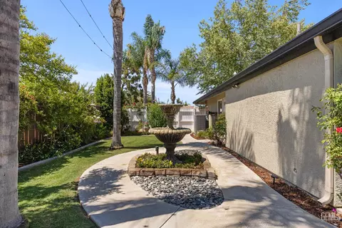 Exterior - 13521 Cedar Creek Ave, Bakersfield, CA 93311 photo 9 of 12
