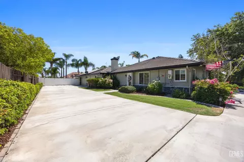 Exterior - 13521 Cedar Creek Ave, Bakersfield, CA 93311 photo 2 of 12