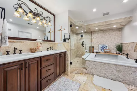 Bath - 13521 Cedar Creek Ave, Bakersfield, CA 93311 photo 2 of 4