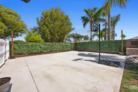 Exterior - 13521 Cedar Creek Ave, Bakersfield, CA 93311 photo 5 of 12