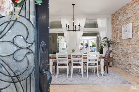 Entry Way - 13521 Cedar Creek Ave, Bakersfield, CA 93311 photo 1 of 4
