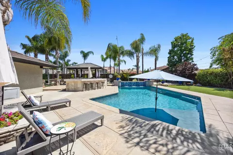 Exterior - 13521 Cedar Creek Ave, Bakersfield, CA 93311 photo 6 of 12