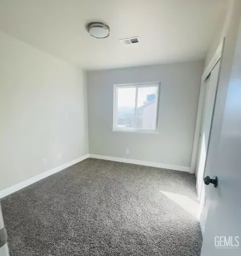 Bedroom - 18121 Bold Venture Dr, Tehachapi, CA 93561 photo 5 of 5