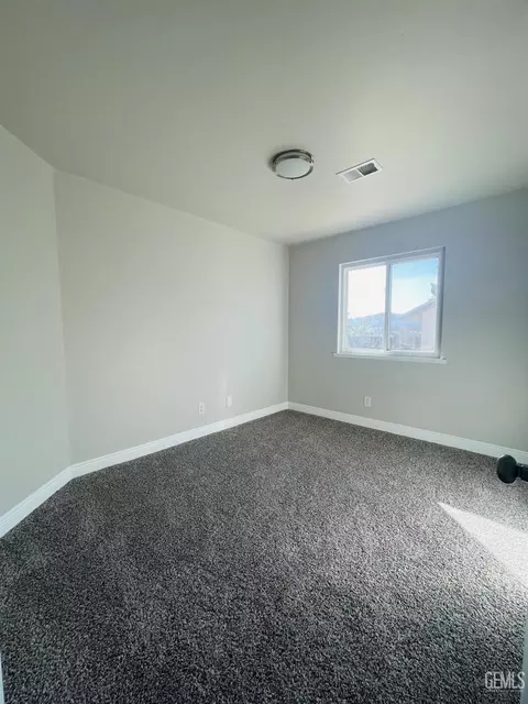 Bedroom - 18121 Bold Venture Dr, Tehachapi, CA 93561 photo 3 of 5
