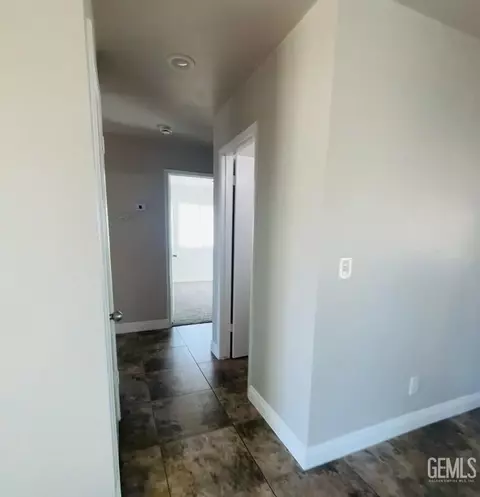 Entry Way - 18121 Bold Venture Dr, Tehachapi, CA 93561 photo 4 of 7