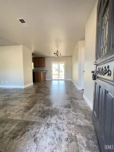 Entry Way - 18121 Bold Venture Dr, Tehachapi, CA 93561 photo 1 of 7