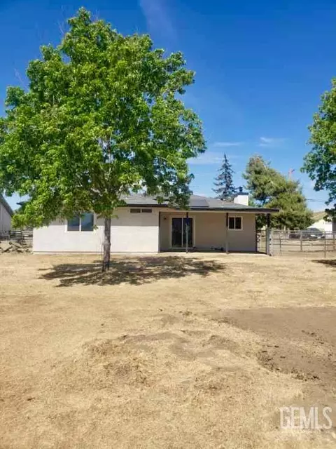 Exterior - 18121 Bold Venture Dr, Tehachapi, CA 93561 photo 4 of 10