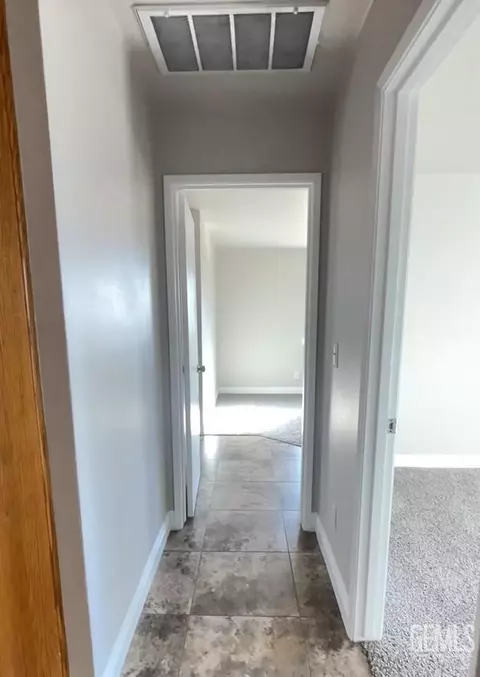 Entry Way - 18121 Bold Venture Dr, Tehachapi, CA 93561 photo 7 of 7