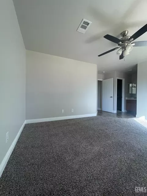 Bedroom - 18121 Bold Venture Dr, Tehachapi, CA 93561 photo 1 of 5