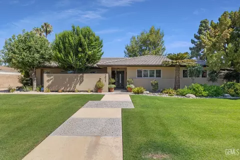 7012 Mesa Verde Way, Bakersfield, CA 93309