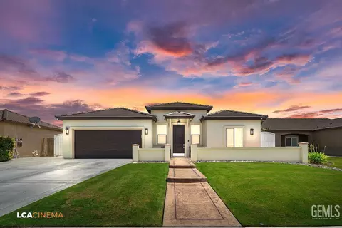 10819 Avenida Frasca Dr, Bakersfield, CA 93311