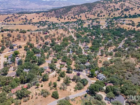 View/Area - 22381 William Tell Trl, Tehachapi, CA 93561 photo 2 of 4