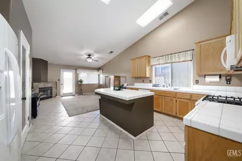 4525 Bluestone Dr, Bakersfield, CA 93311 photo 12