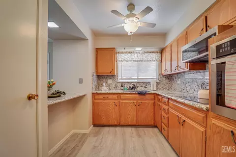 Kitchen - 1306 Thunderbird St, Bakersfield, CA 93309 photo 1 of 2