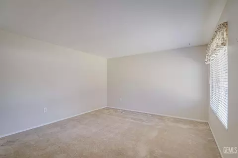 Living - 1306 Thunderbird St, Bakersfield, CA 93309 photo 2 of 3