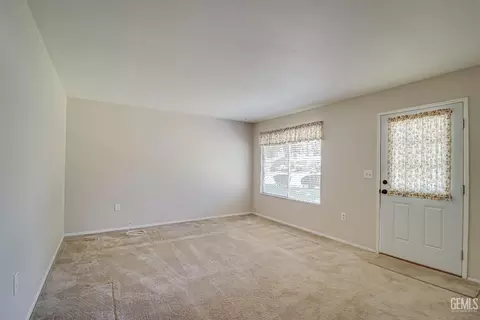 Living - 1306 Thunderbird St, Bakersfield, CA 93309 photo 1 of 3