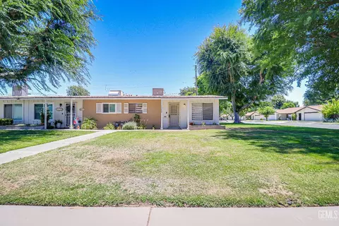1306 Thunderbird St, Bakersfield, CA 93309
