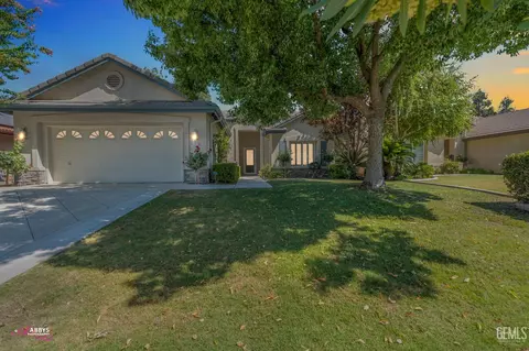 9914 Brandy Rose St, Bakersfield, CA 93311