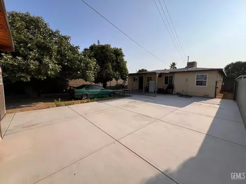 1930 Clinton St, Delano, CA 93215 photo 18