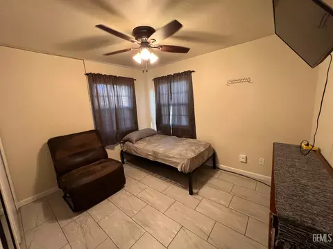 1930 Clinton St, Delano, CA 93215 photo 11
